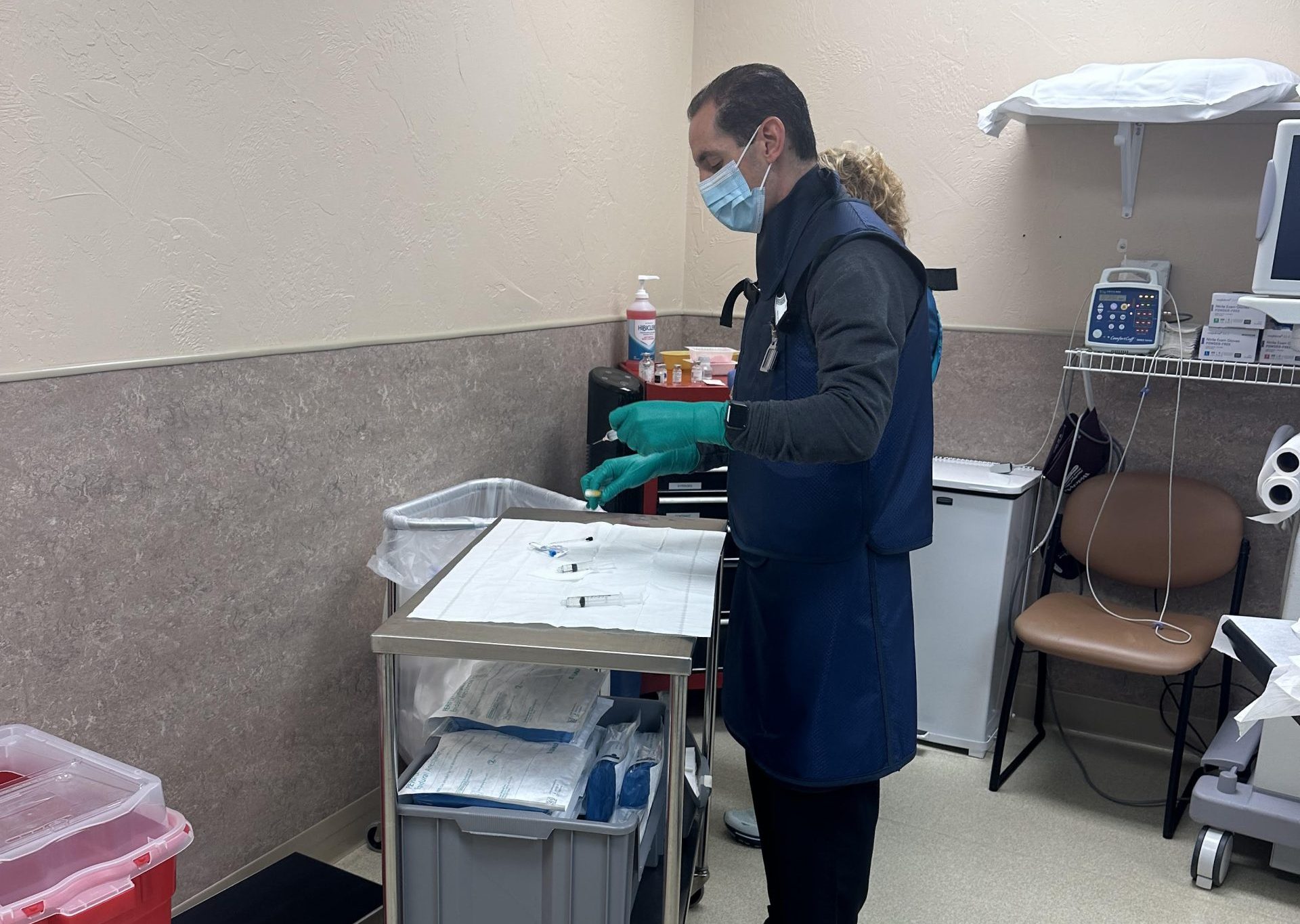 Dr. Jared Greenberg performing an orthobiologic procedure at NeuroSpine Center of Wisconsin